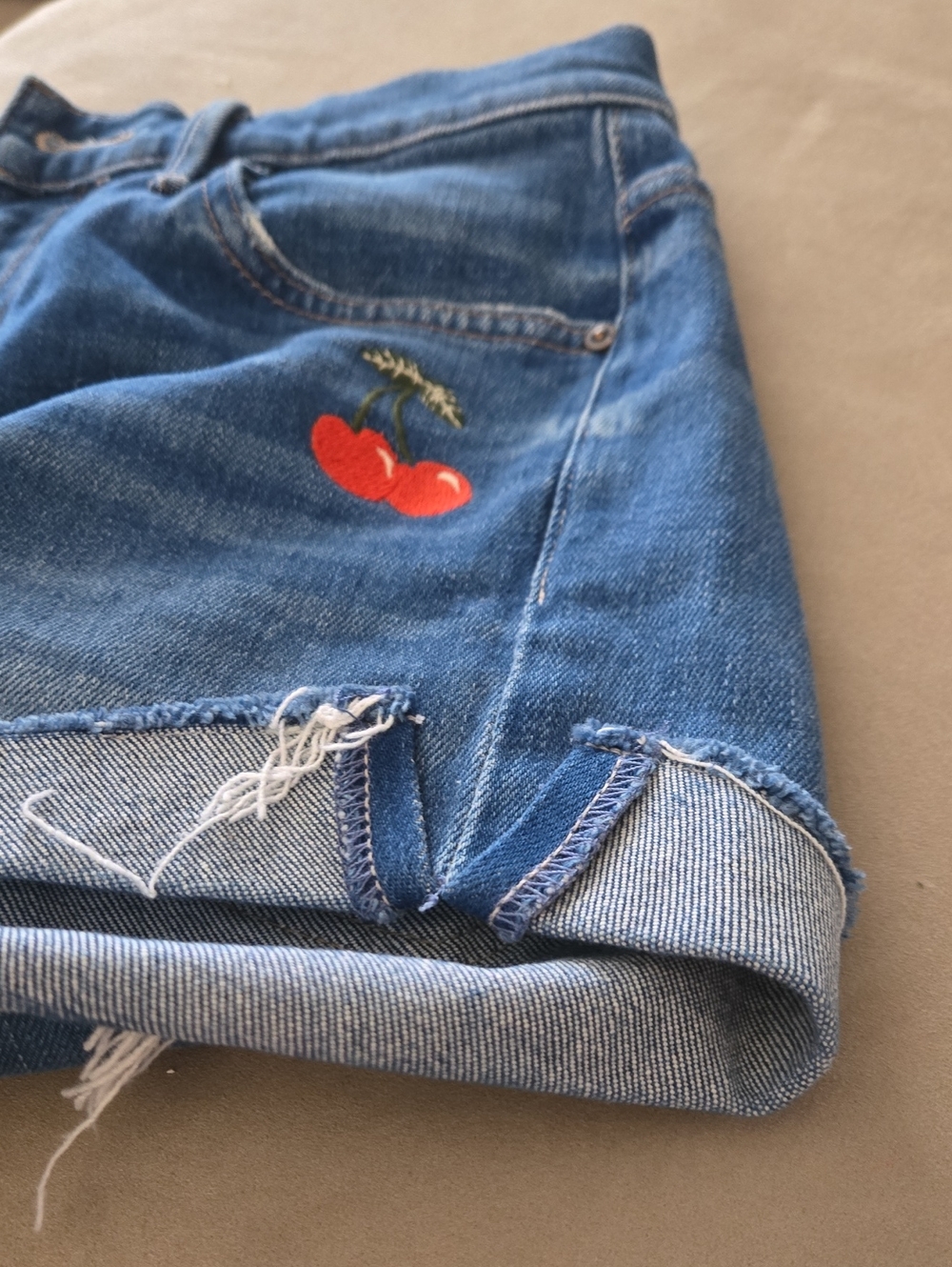 MOTHER The Rascal Slit Flip Short in Gold Rush - Picture 7 of 7